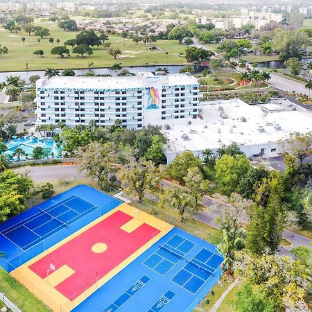 Chateau Mar Golf Resort, Trademark Collection By Wyndham Лодерхилл Экстерьер фото