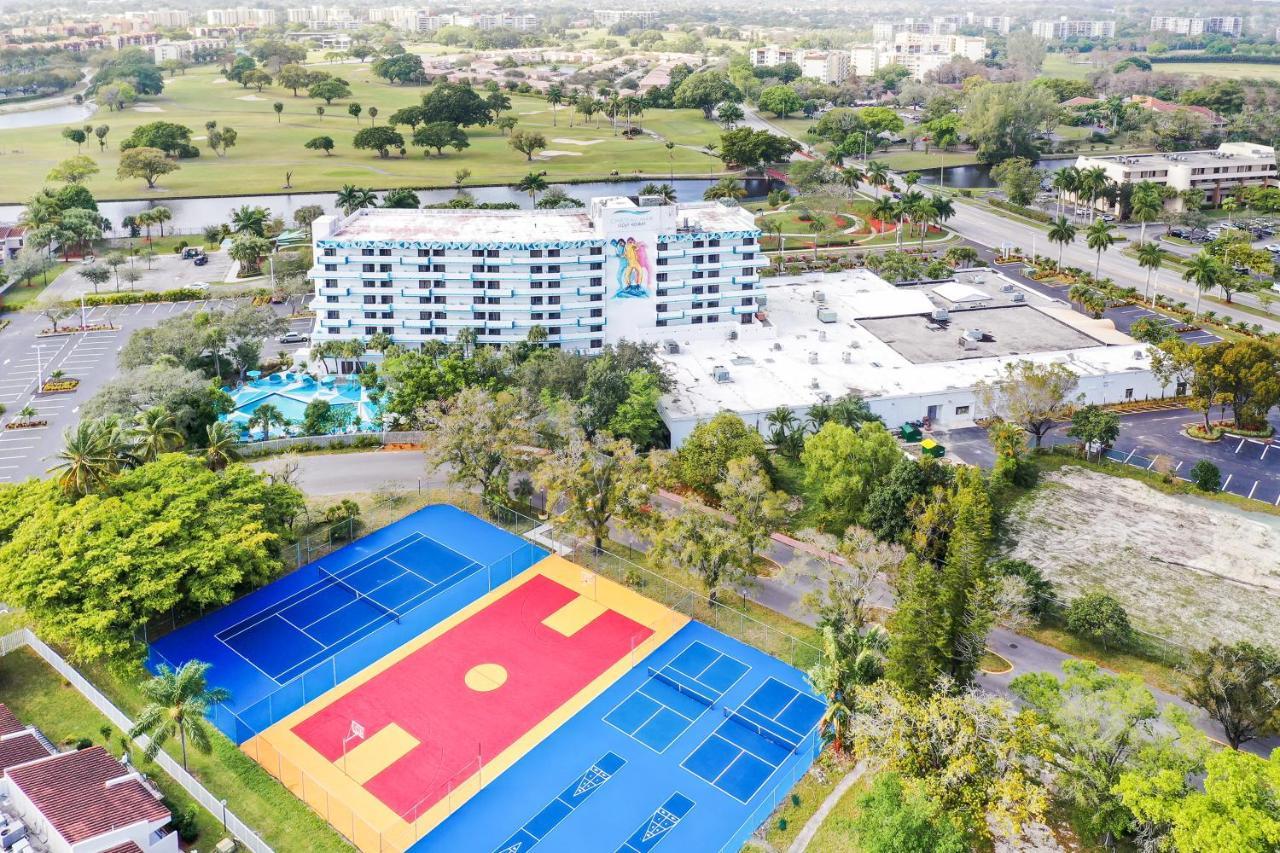 Chateau Mar Golf Resort, Trademark Collection By Wyndham Лодерхилл Экстерьер фото