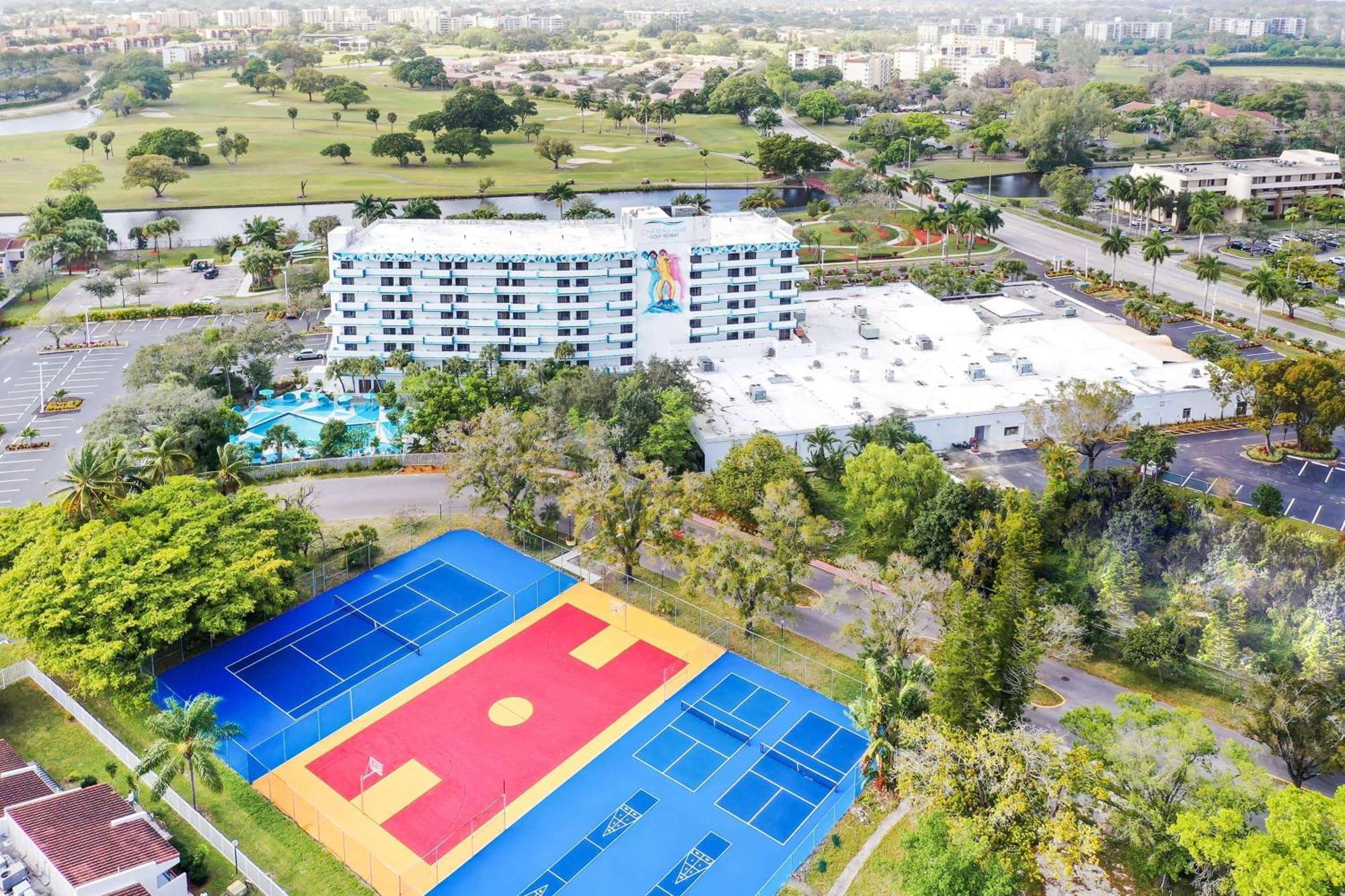 Chateau Mar Golf Resort, Trademark Collection By Wyndham Лодерхилл Экстерьер фото